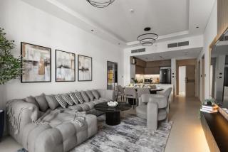 Stylish 2 Bedrooms, Pool, Gym & Family-Friendly - 6
