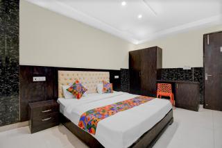 FabHotel Family Inn - 6