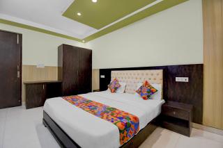 FabHotel Family Inn - 4