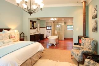 New England Cottage - 4