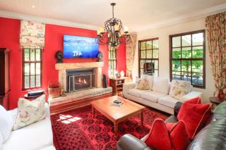 New England Cottage - 3