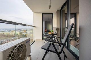 Cozy Apartment for 8 People with Air Conditioning and 2 Parking Spaces by Noclegi Renters - Varsavia - 6