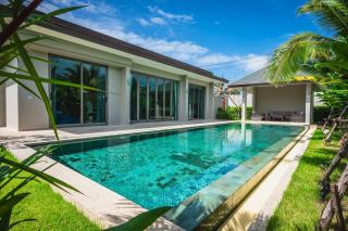 Elegant 3-Bedroom Villa with Large Garden - 0