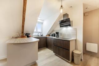 Armor beautiful renovated apartment 2 bedrooms - 5