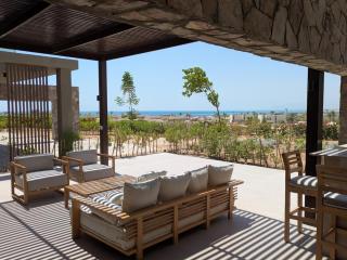 Spacious 3BR Apartment Glorious Panoramic Seaviews - 2