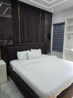 Blackwood Hotels - 8