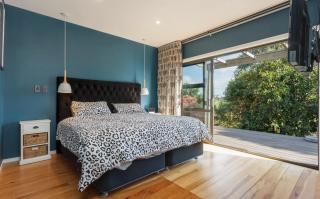 Shire Peak Farm Near Hobbiton Stunning Views - 1