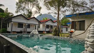 Batu Puteh Chalet by the River, Pool, WIFI - 4