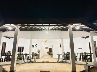 Blue Bird Udawalawe - 0