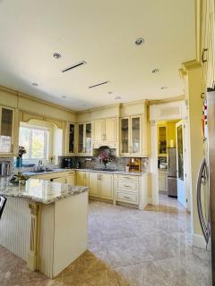 Grace Sweet Homes King size Bedroom with shared kitchen and living room - 1