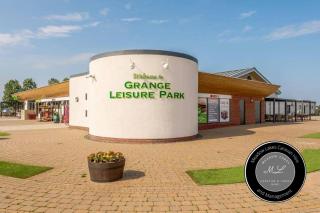 Oak Village 83 - Grange Leisure Park - pet friendly, central heating - Meadow Lakes Caravan & Lodge Hire - 7