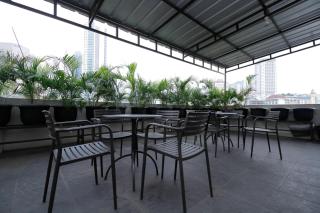 RedDoorz Plus near Plaza Indonesia - 9