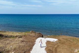 Villa Lara - Stylish Retreat with Beach Access - 6