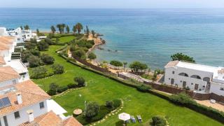 Sirena Solis Villa - Elegant 5-bedroom Sea View Retreat near Sirena Bay - 7