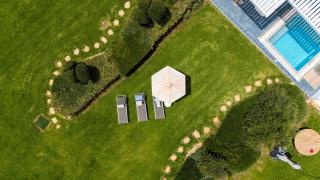 Sirena Solis Villa - Elegant 5-bedroom Sea View Retreat near Sirena Bay - 4