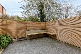 Chic 1BHK in West London - 3