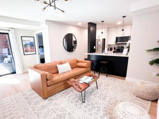 Ski-In/Out Luxury | Central • King • Chefs Kitchen - 8
