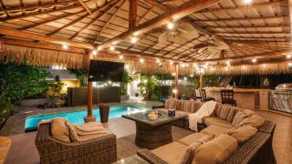 Sun-Drenched San Diego Escape w Pool Palapa Lounge Alfresco Dining Casa Walmar by Avantstay - 9
