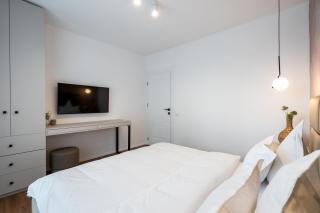 Obsidian Luxury 3 Bedroom Apartment - 9