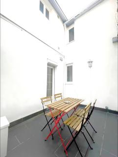 Maison de ville plein centre Rouen - TV 4K connecté - Patio - Wifi Fibre - 4 grande chambres - Proche parking gratuit - Lave Vaisselle - Lave linge - 5