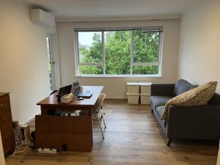 Private Cozy Flat in A Spacious Flat in Carnegie - 0