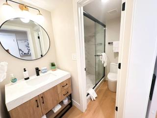 Relaxed Elegance | Ski-In/Out + King Bed + Ctr PC - 7