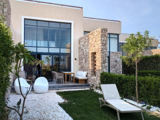 Beautiful 2BR Mesca Beach Front Loft in Soma bay - 8