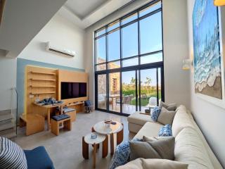 Beautiful 2BR Mesca Beach Front Loft in Soma bay - 1