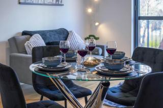 A&M Properties - Modern Birmingham Apartment - 2