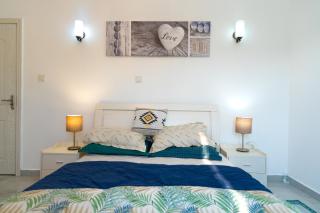 D10 Beach Front One Bedroom Apartment - 3