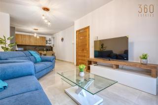 Beautiful 3BR homes with comfy beds, WIFI & AC by 360 Estates - 2