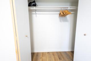 Elegant 2BR Escape in Manhattan with WiFi & Parking - 8