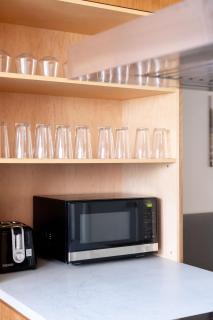 Elegant 2BR Escape in Manhattan with WiFi & Parking - 7