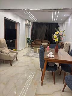 شقة فندقيه بجوار سيتي ستارز - 0