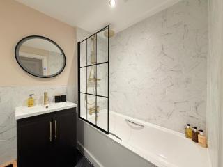 Brighton Central Stay Sea 360 Tower Views Sleeps 9 - 1