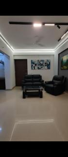 Bulls Eye BNB Room At Logix Blossom Zest - 2