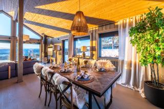 Luxurious Mountain Lodge - 5