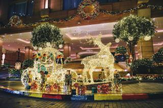 Pudong Shangri-La Shanghai - With a sweeping view of the Pearl Tower and the historic Bund skyline - 2