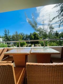 3-Bedroom Apt with Oceanviews, 1min Walk to Beach - NYHA2 - 8