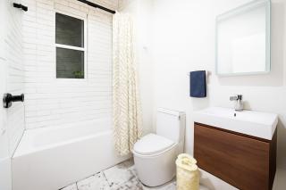Spacious 3Bed2BA Near UPenn & Philly Zoo Sleeps7 - 2