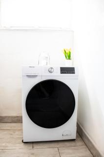 Elephant-In-A-Room w Glass Bath - 2