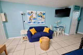 Camelot Beach Suites - 7