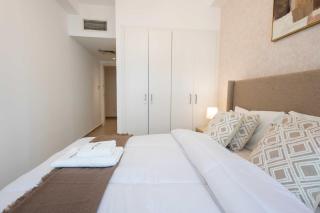 Luxury 2BR with Beach and Pool in Al Marjan Island - 6