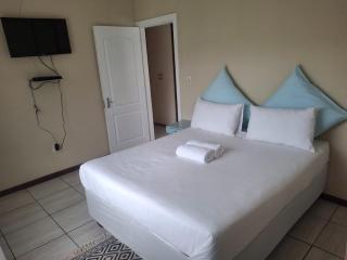 The Royal Holiday Home - 5