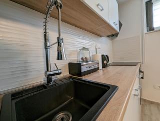 Cozy Condo in Tresnjevka - 3