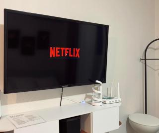 Cozy Studio with Balcony and Pool Near Airport and Beaches - 1