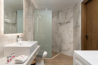 Stone Heaven Luxury Villa - 4