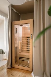 NEW! Designer Home with Sauna for 4!Best location! - 7