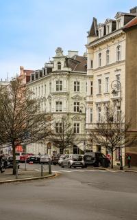 NEW! Designer Home with Sauna for 4!Best location! - 4