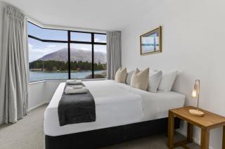 Central 2 bed Apt - views pool walk to town - 6